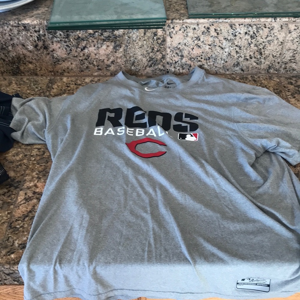 MLB Authentic Nike Dry Fit Tee Reds